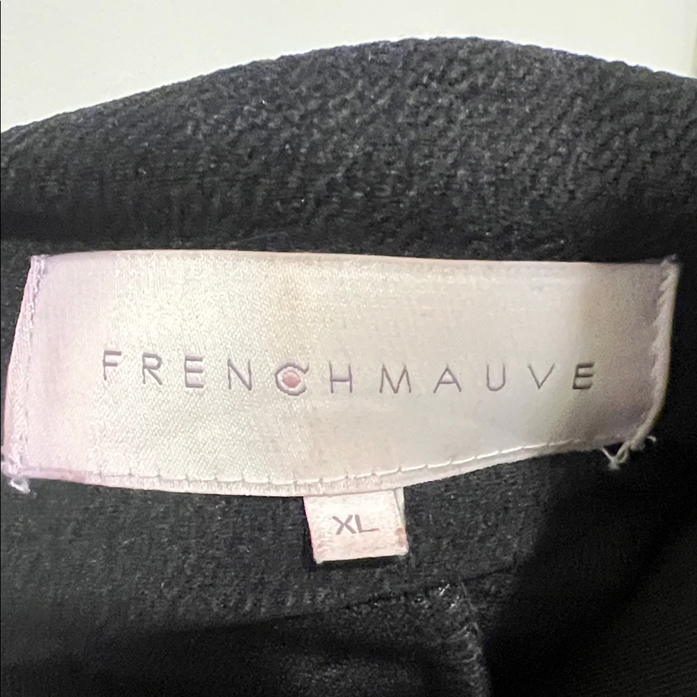 Sophisticated Women's Black Blazer - Picture 2 of 8
